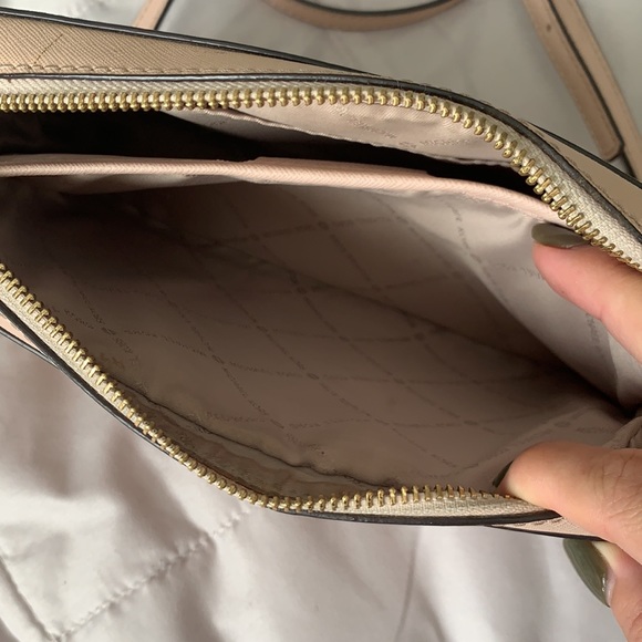 Michael Kors Jet Set Crossbody - Picture 8 of 12